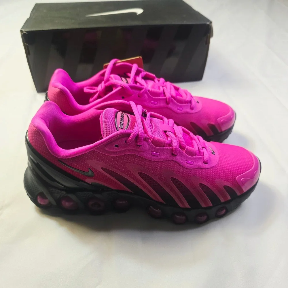 Nike Women's Air Max Dn8 Sneakers 8.5 Hyper Pink Black HF5509-601 Athletic Shoes